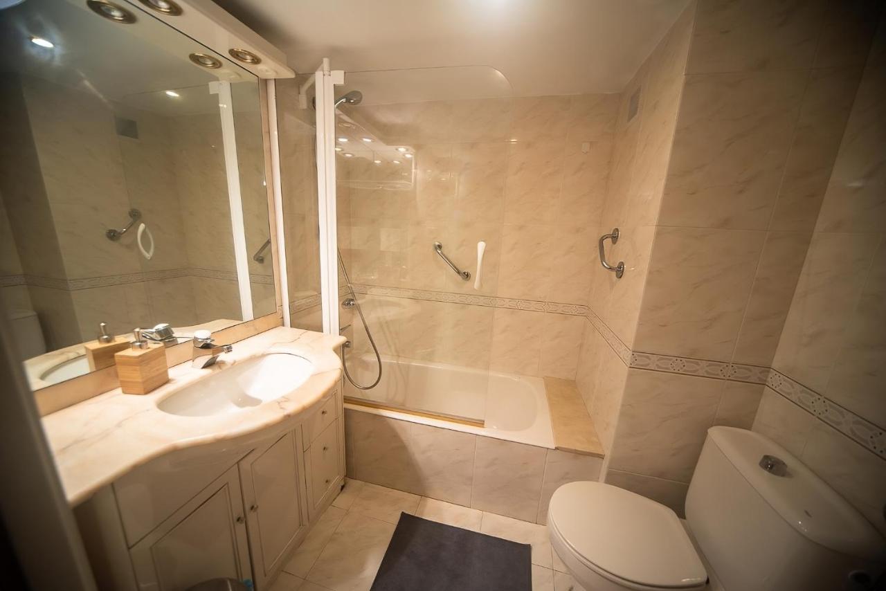 Traditional Rooms In Eixample Барселона Екстер'єр фото