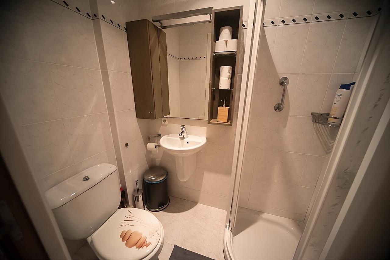 Traditional Rooms In Eixample Барселона Екстер'єр фото