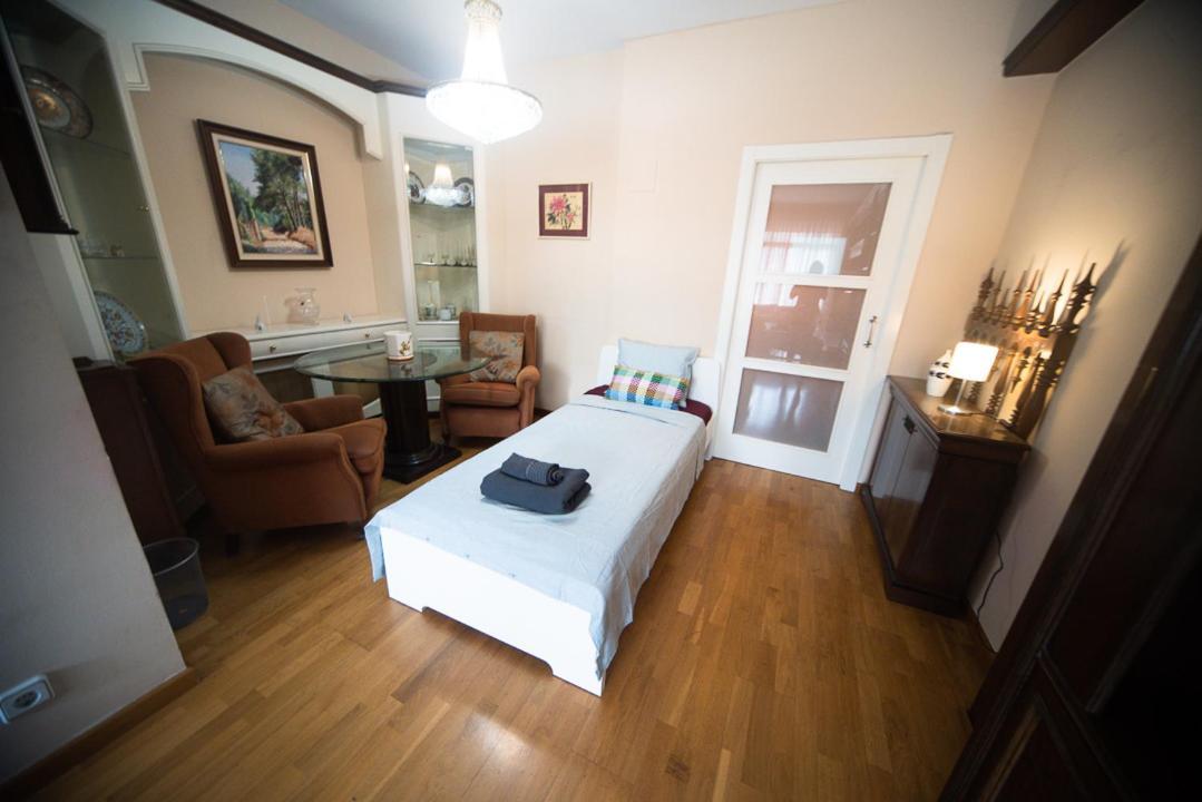 Traditional Rooms In Eixample Барселона Екстер'єр фото